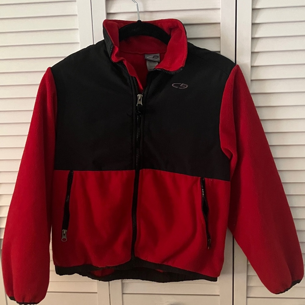 Champion red and black fleece jacket in great condition Kids  size M‎